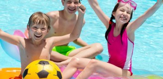 Keep Your Kids Teeth Safe at the Swimming Pool